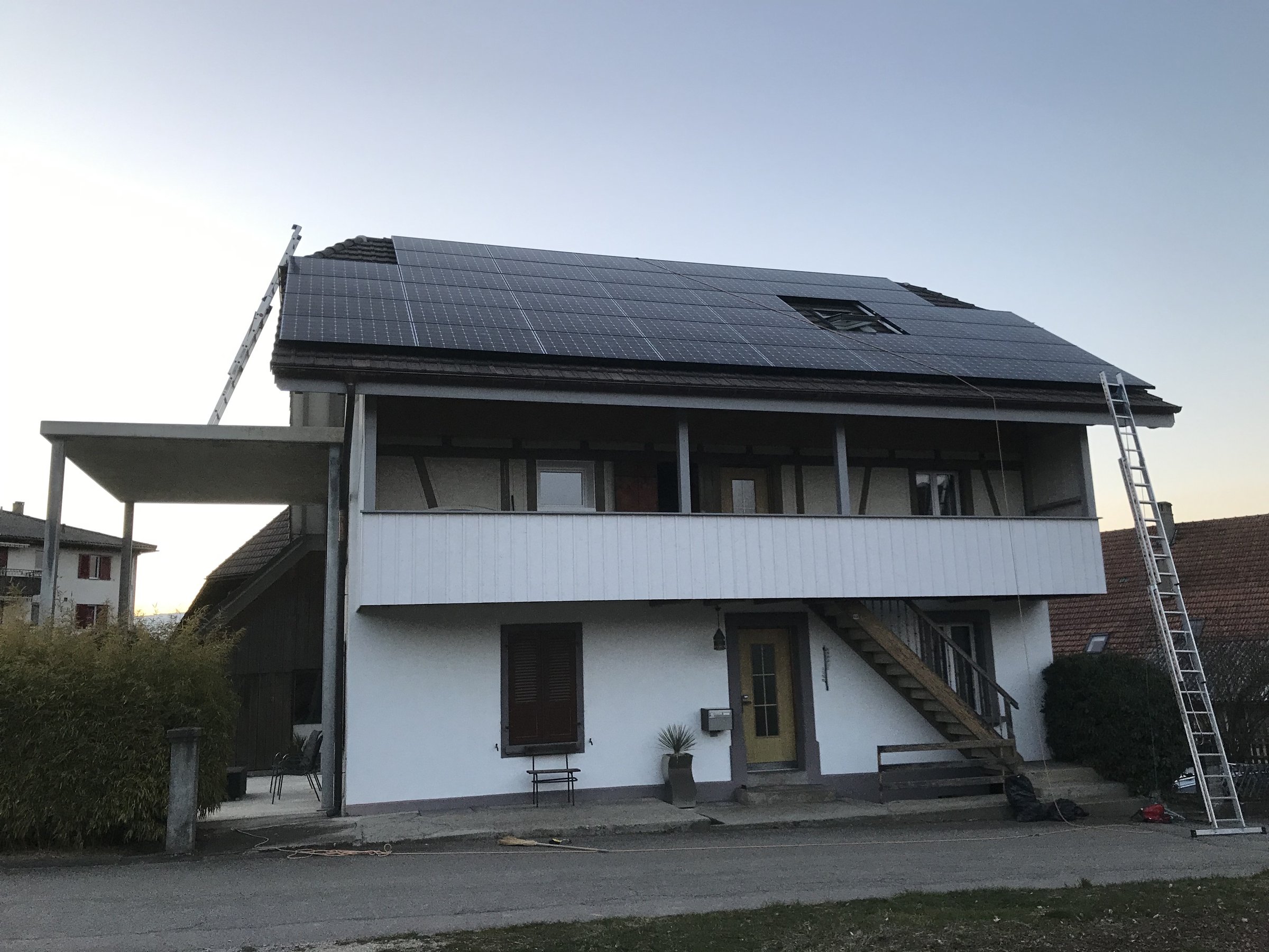 Photovoltaikanlage mit LG-Modulen auf geschütztem Haus in Dotzigen