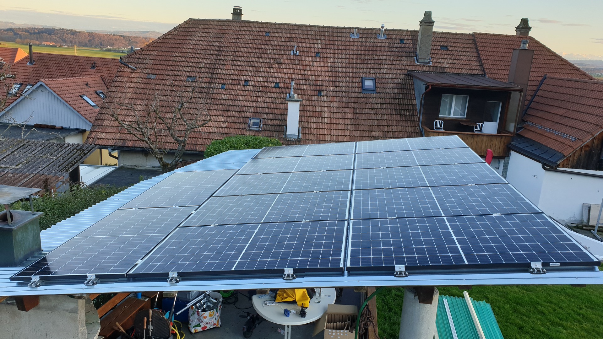 Pergola mit Photovoltaik — Solarmaa Spezialinstallation