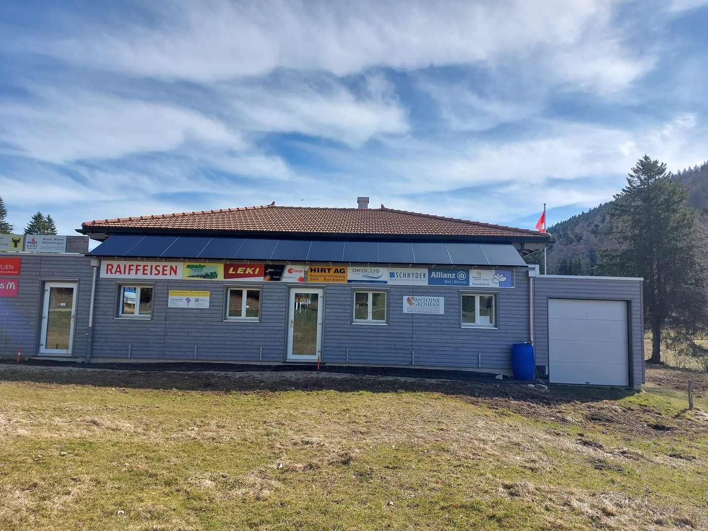 Solaranlage auf dem Langlaufzentrum Près d’Orvin
