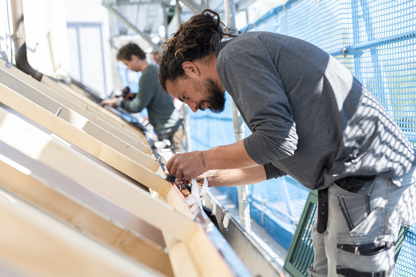 Sunstyle-Solarziegel als neue Dachhaut am Knettnauweg Nidau