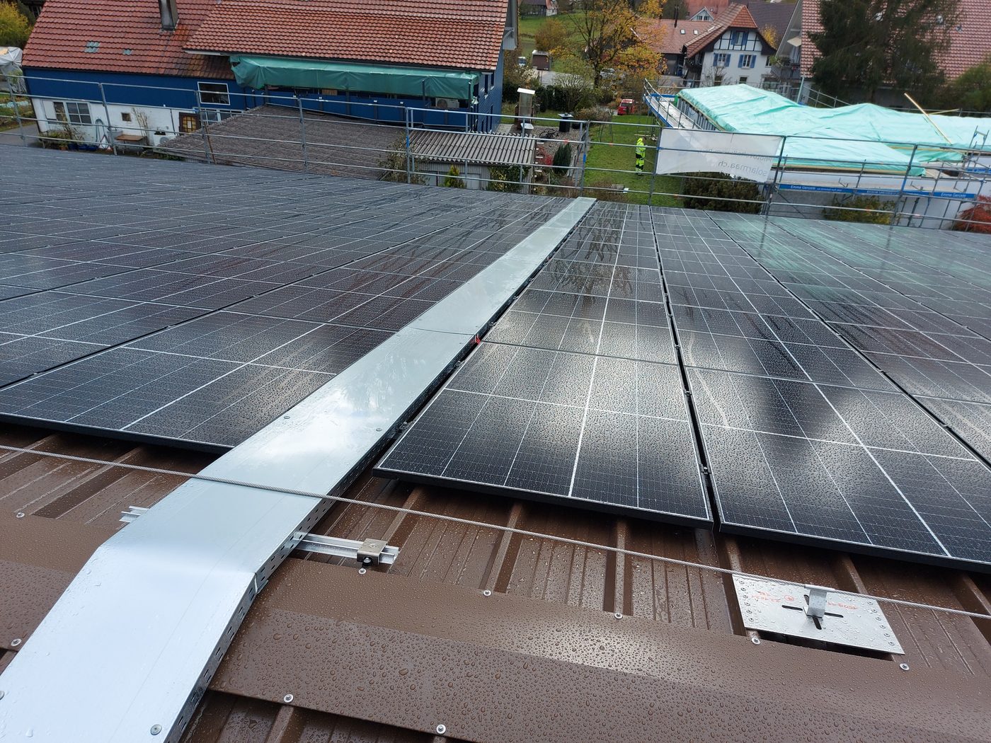 760 Module inklusive Silofassade in Grossaffoltern – Solarmaa