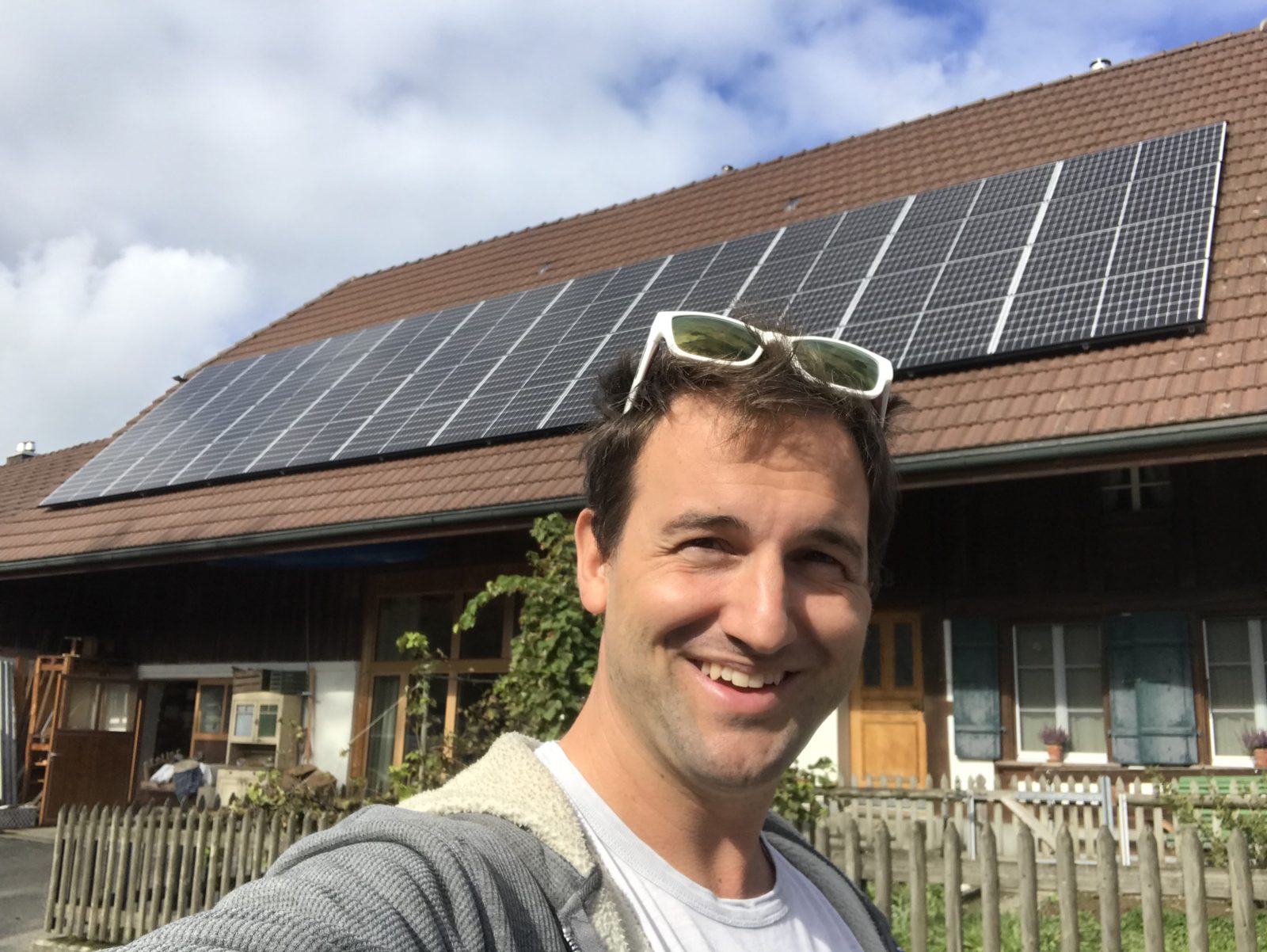 Solarmaa vor der fertigen Anlage im geschützten Ortskern von Siselen