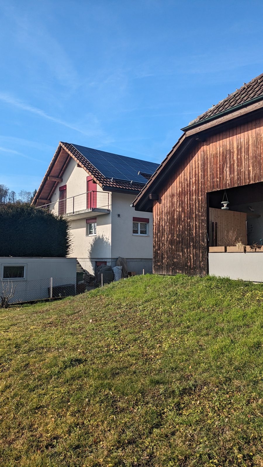 Fertige Modulfläche auf dem Einfamilienhaus in Safnern