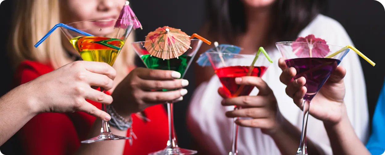 Bunte Cocktails für Hochzeit, Firmenfeier oder Geburtstag