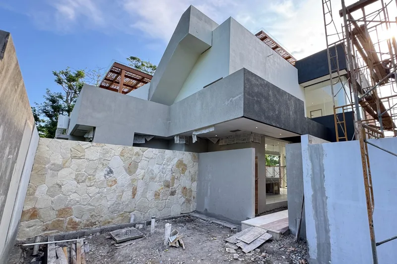 Construction villa à Bali en cours — chantier Genesis Bali