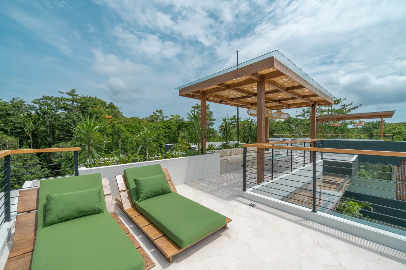 Vue extérieure du site Kusa Villas pendant la construction à Uluwatu