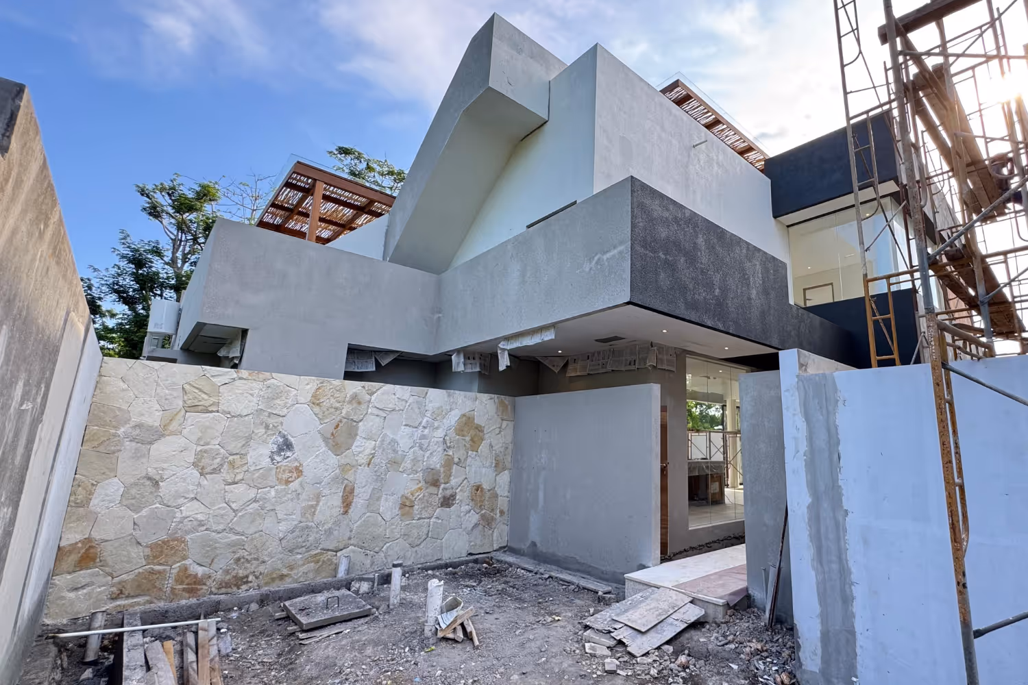 Chantier réel d'une villa Genesis Bali en construction à Ubud