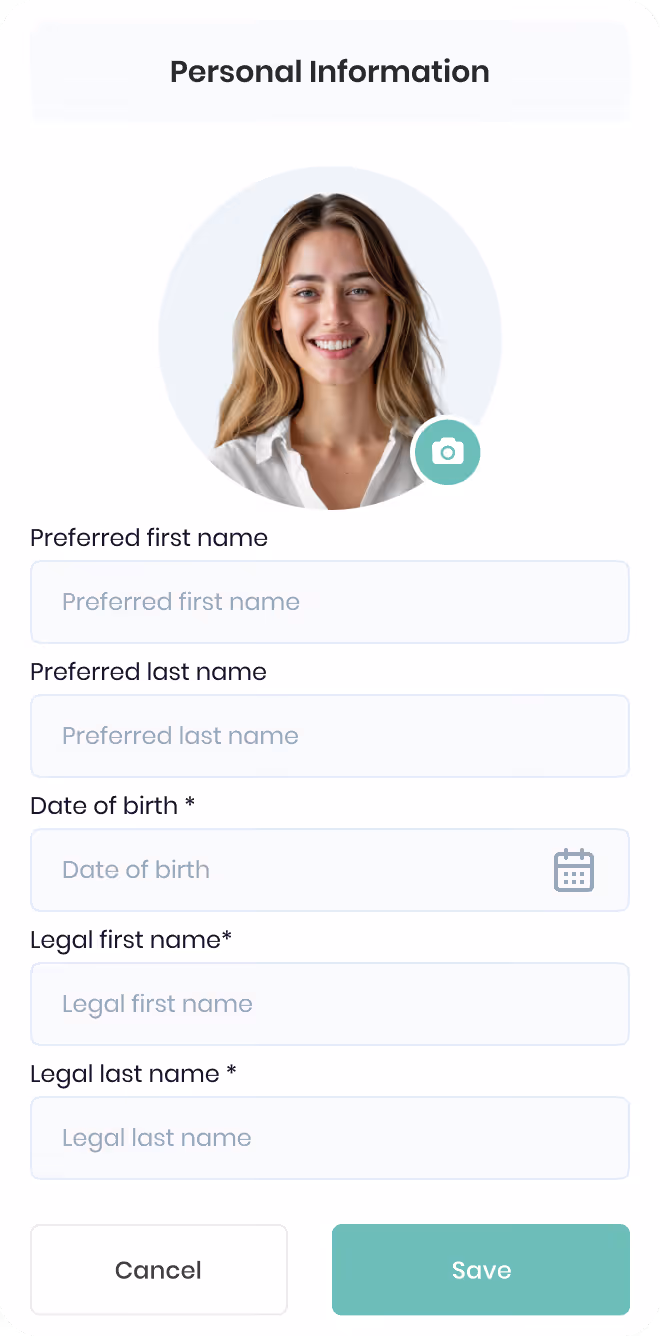 Formulaire de saisie d'informations personnelles avec photo d'une femme souriante, champs pour prénom utilisé, nom utilisé, date de naissance, nom légal et prénom légal, boutons Annuler et Enregistrer.