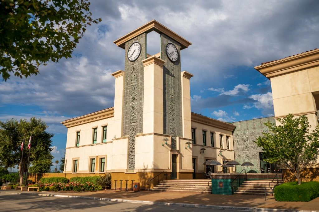 [background image] image of busy office environment (for an hr tech)