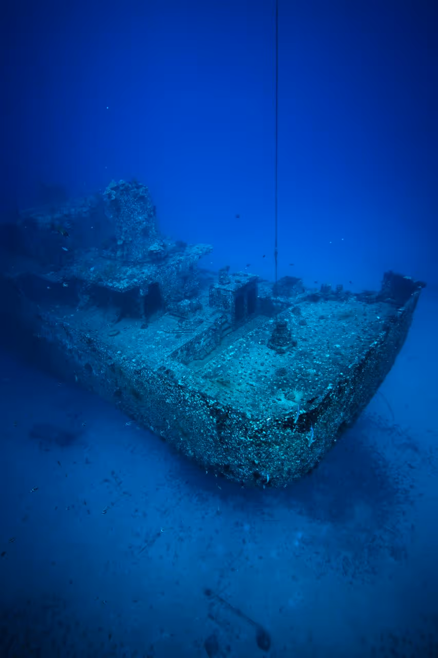 An overhead view of O'ahu's Sea Tiger shipwreck.