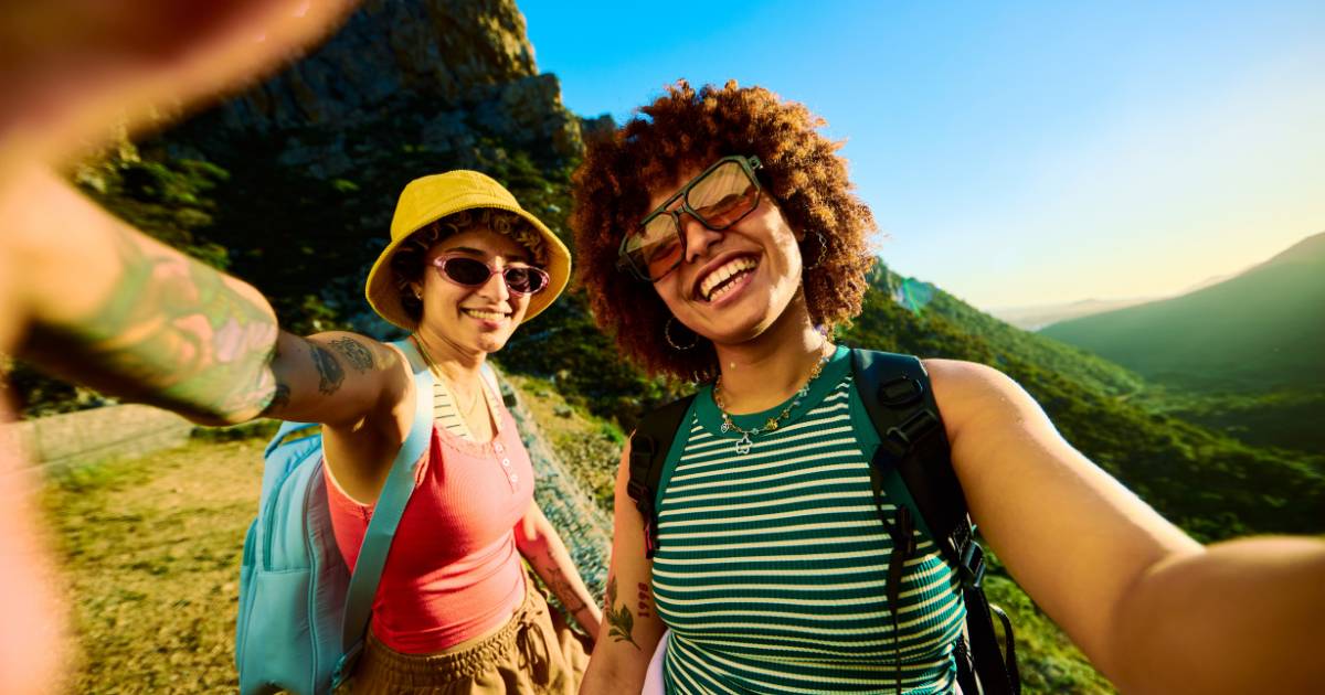friends taking selfie
