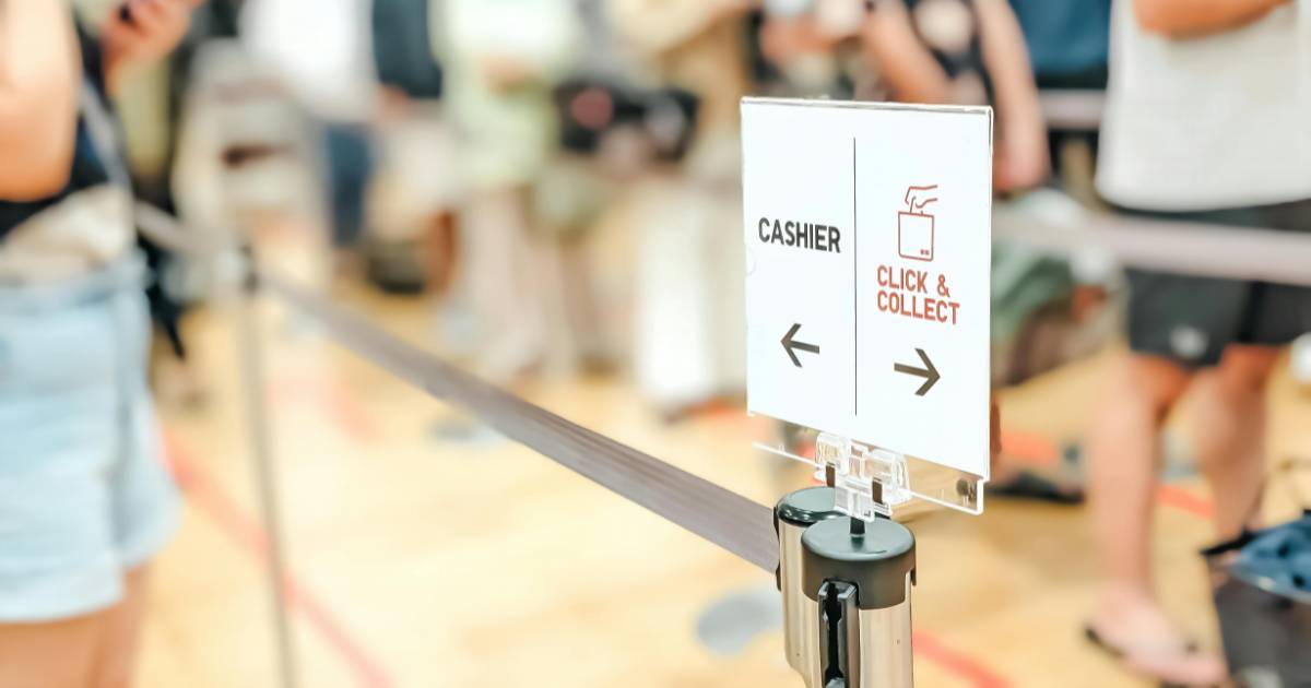 Click and collect sign in store.