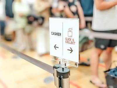 Click and collect sign in store.