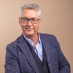 Dr. Vincent Renaud
