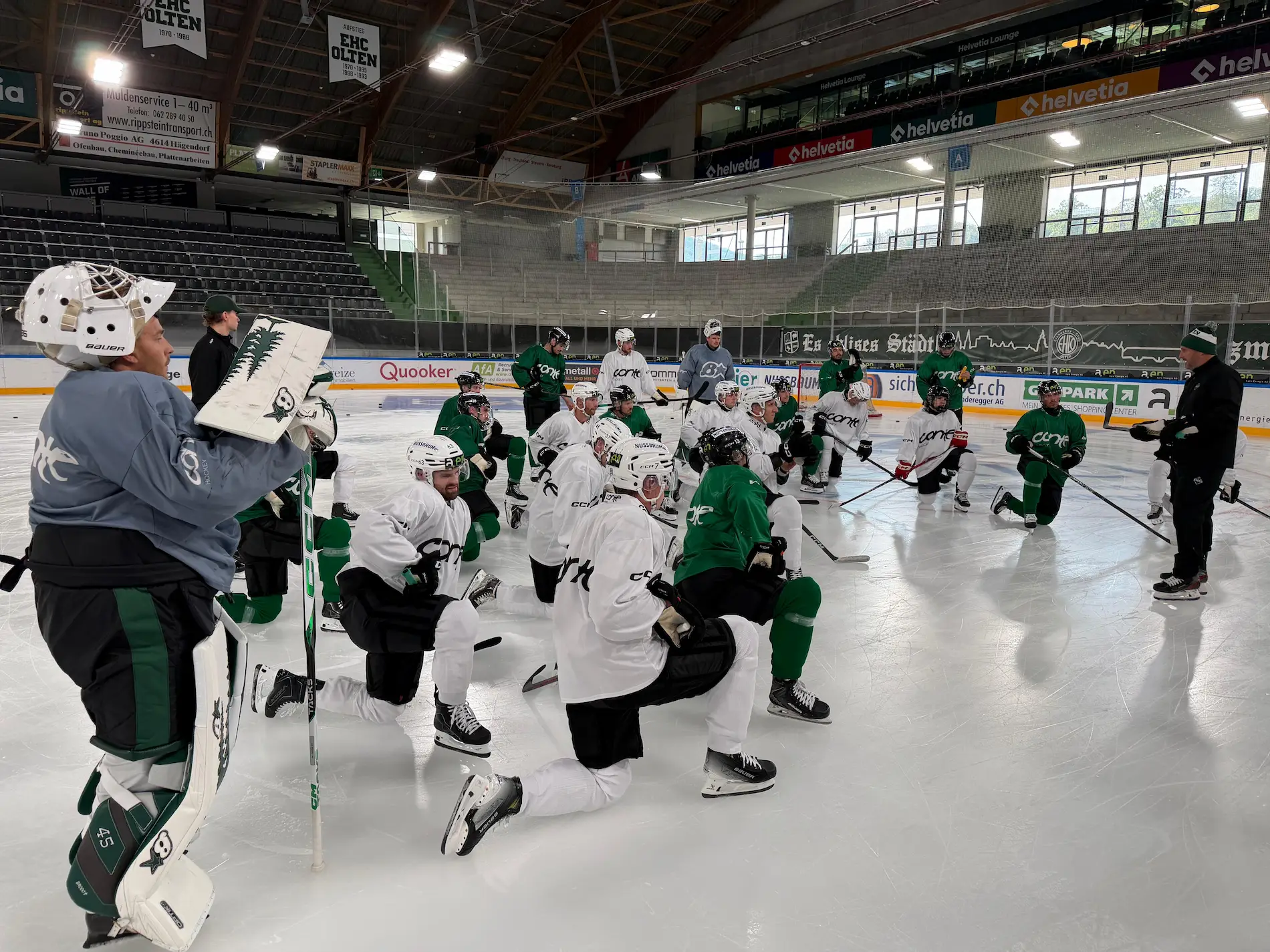 Willkommen beim EHC Olten – grünweisse Leidenschaft seit 1934. Aktuelle News, Spielplan, Tickets und mehr zur Sky Swiss League.