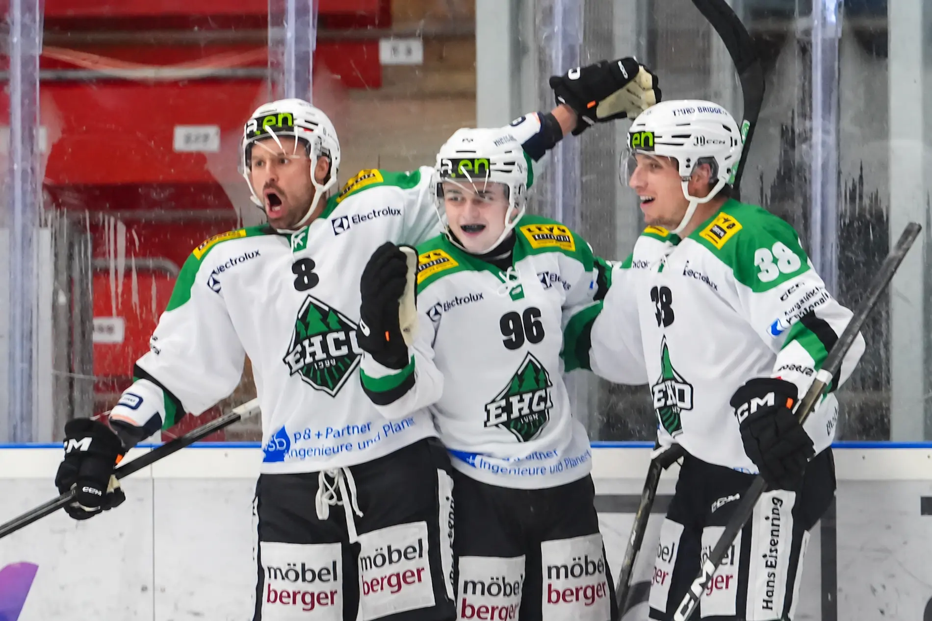 Willkommen beim EHC Olten – grünweisse Leidenschaft seit 1934. Aktuelle News, Spielplan, Tickets und mehr zur Sky Swiss League.