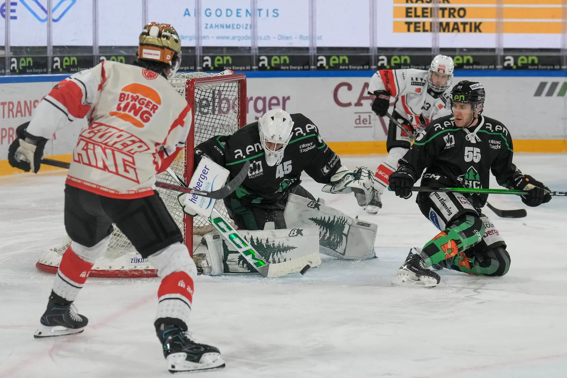 Willkommen beim EHC Olten – grünweisse Leidenschaft seit 1934. Aktuelle News, Spielplan, Tickets und mehr zur Sky Swiss League.