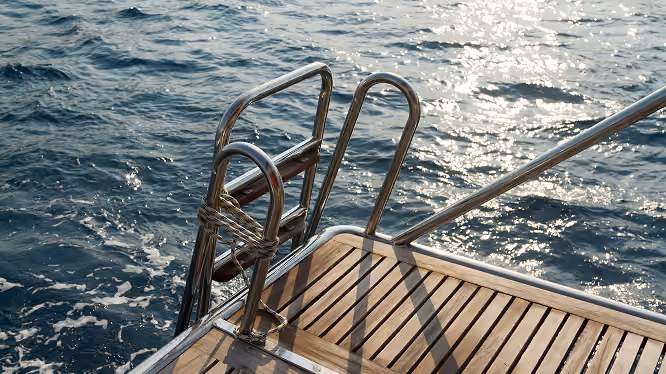 Pont arrière Whisper Yachts