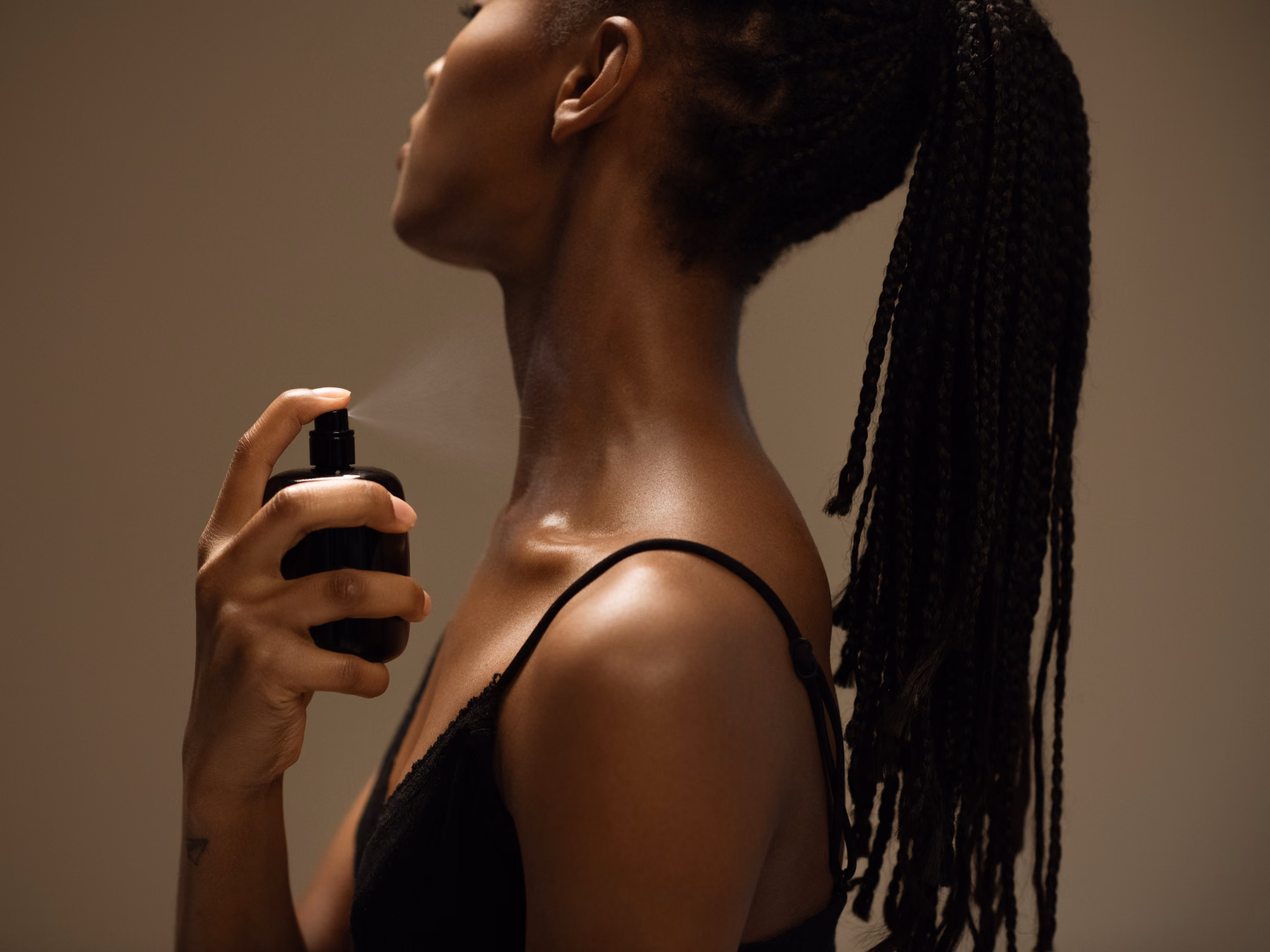 Parfum de soin Sabé Masson en utilisation