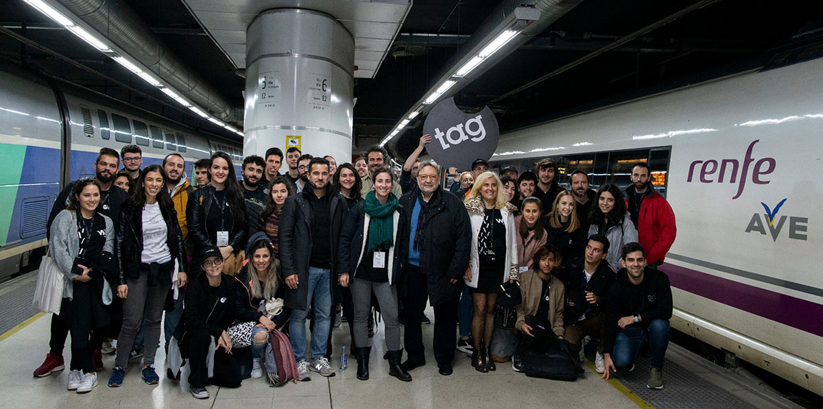 Participantes del primer hackaton a bordo de un AVE