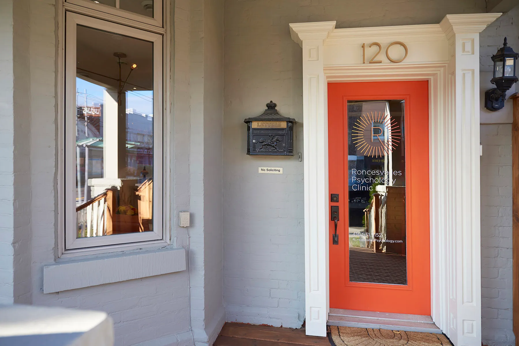 informal meeting setting (for a b2b saas)