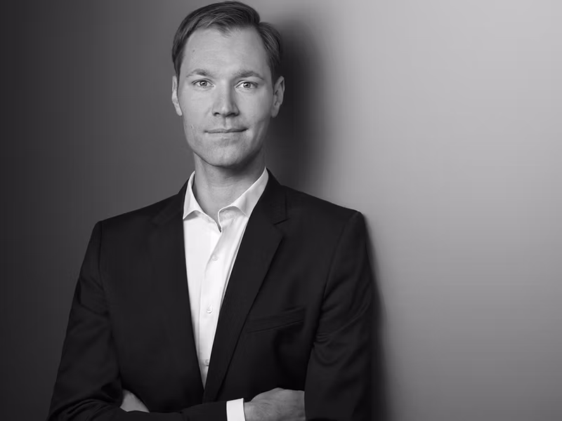 m.next Podcast Cover mit Julius van de Laar 