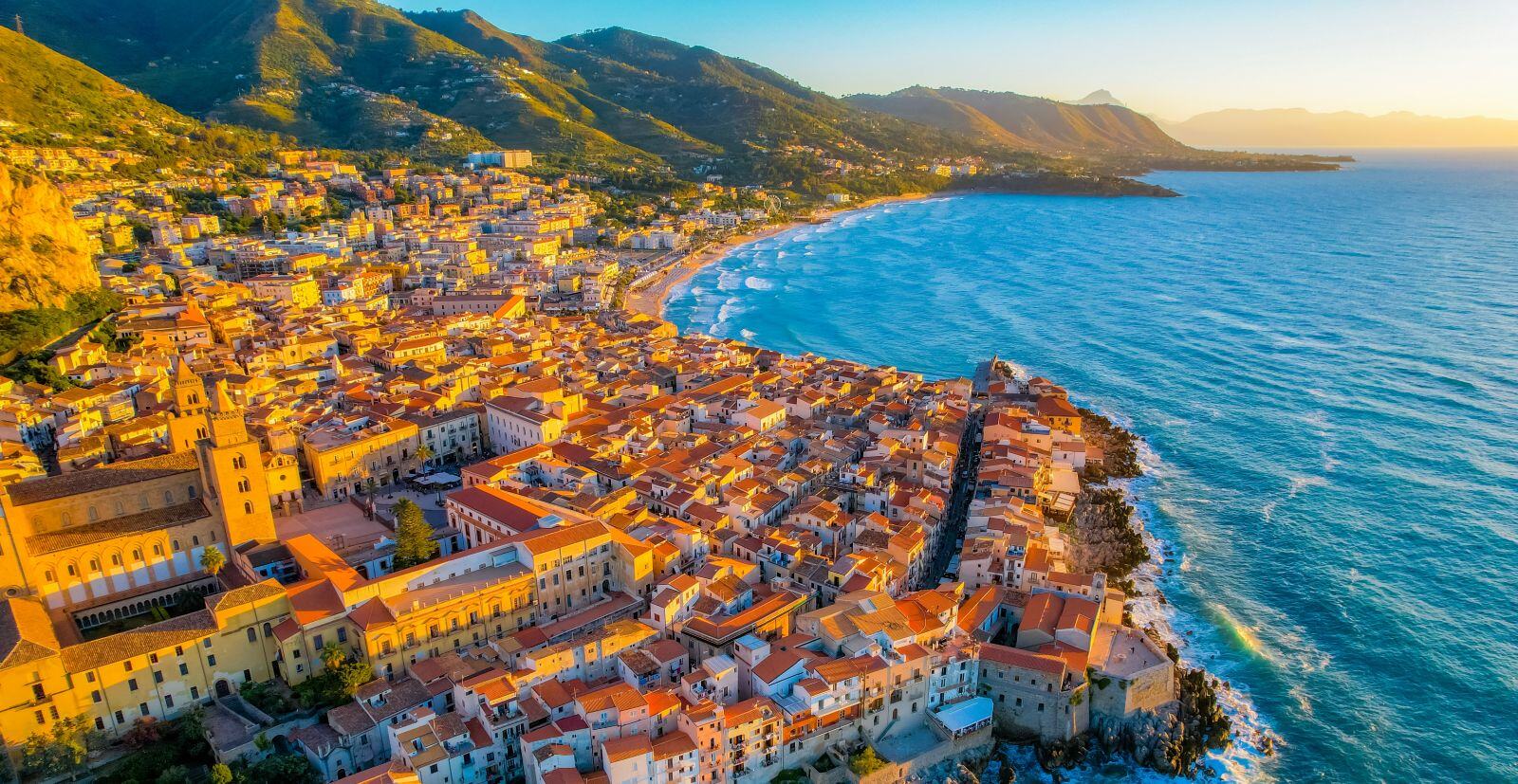 Historical architecture in Milan highlighting the infrastructure for luxury fashion, design, and SRL company formations.