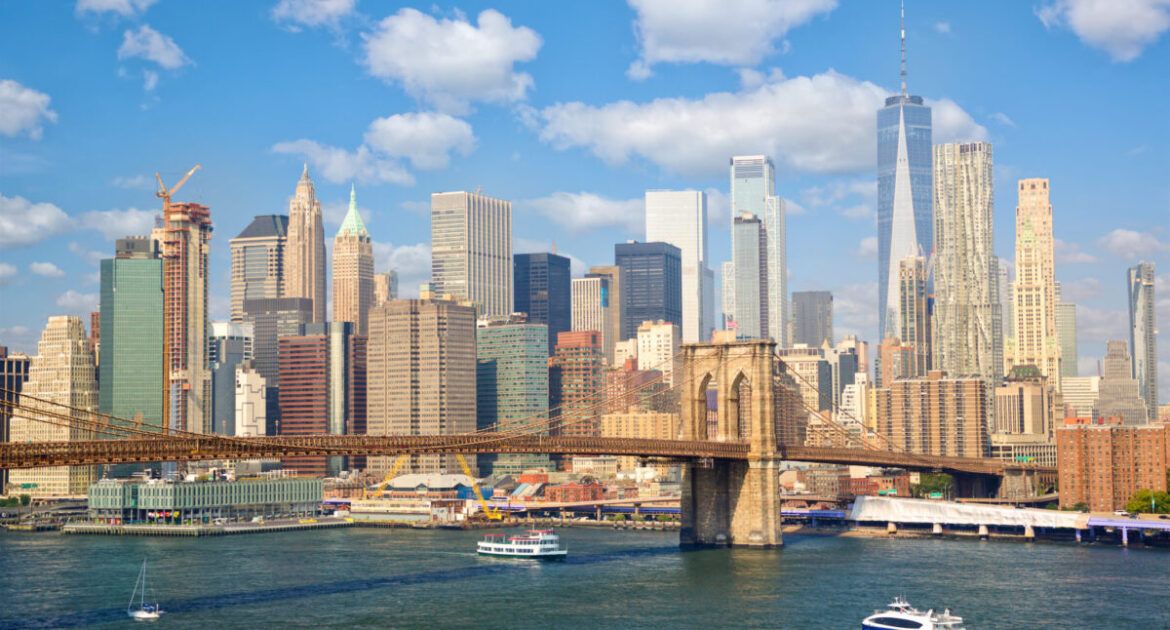 Scenic cityscape of a US business district representing the strategic market access and advanced banking for global entrepreneurs.