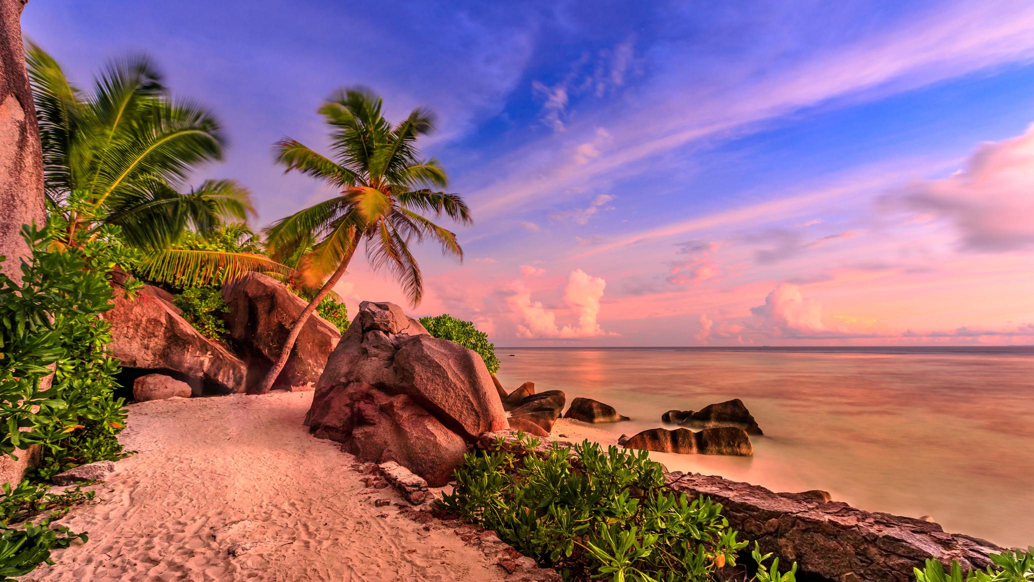 Aerial view of the turquoise waters and tropical islands of Seychelles representing its status as a premier offshore jurisdiction for asset protection.