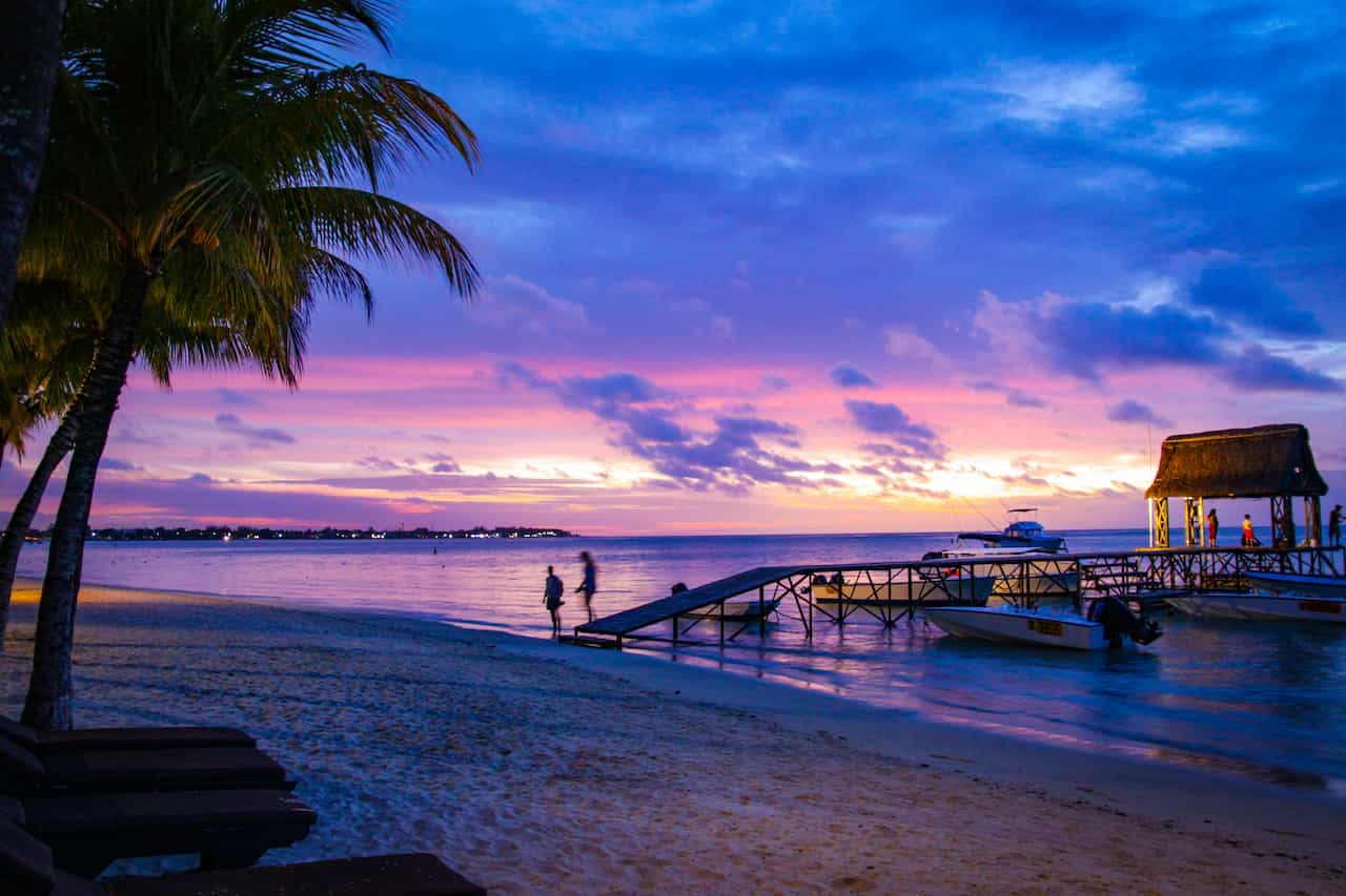 High-end coastal real estate and tropical resort developments in Mauritius reflecting the premium lifestyle and business-friendly environment.