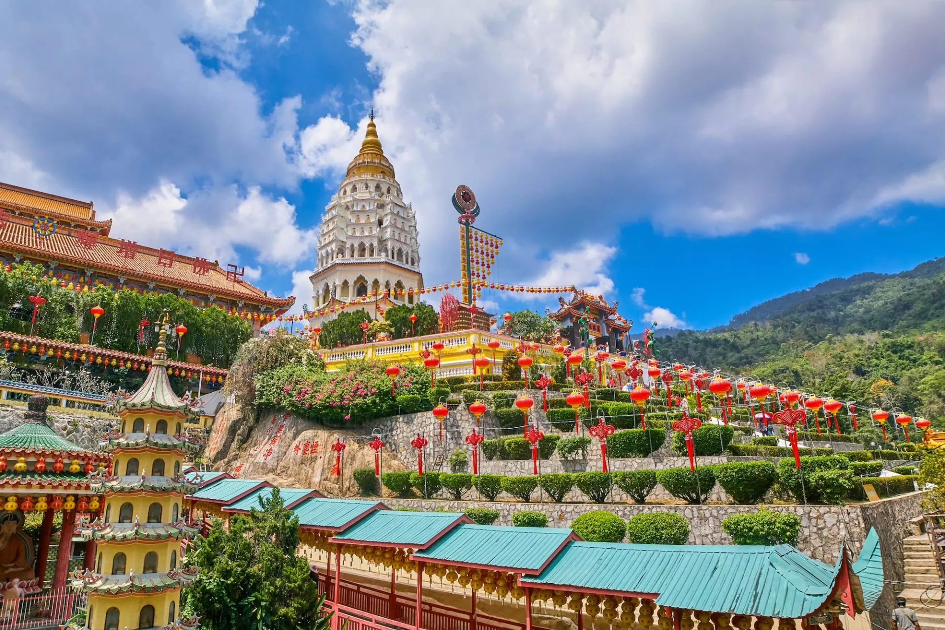 Scenic cityscape of a Malaysian business district representing its strategic location and advanced telecommunications for global entrepreneurs.