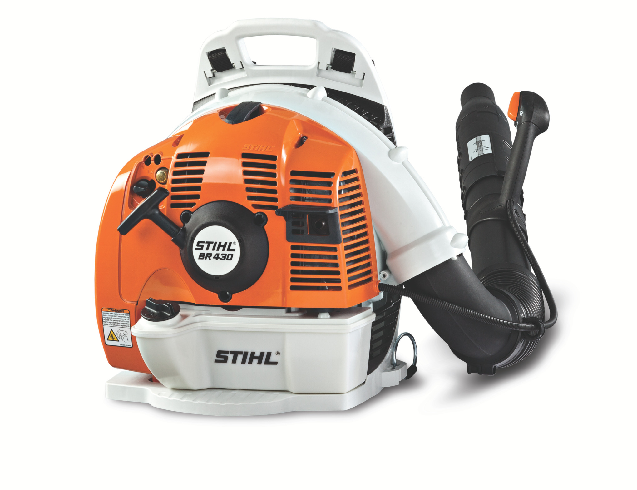This powerful blower delivers the fuel economy and operator comfort that professionals need for tough cleanup tasks.