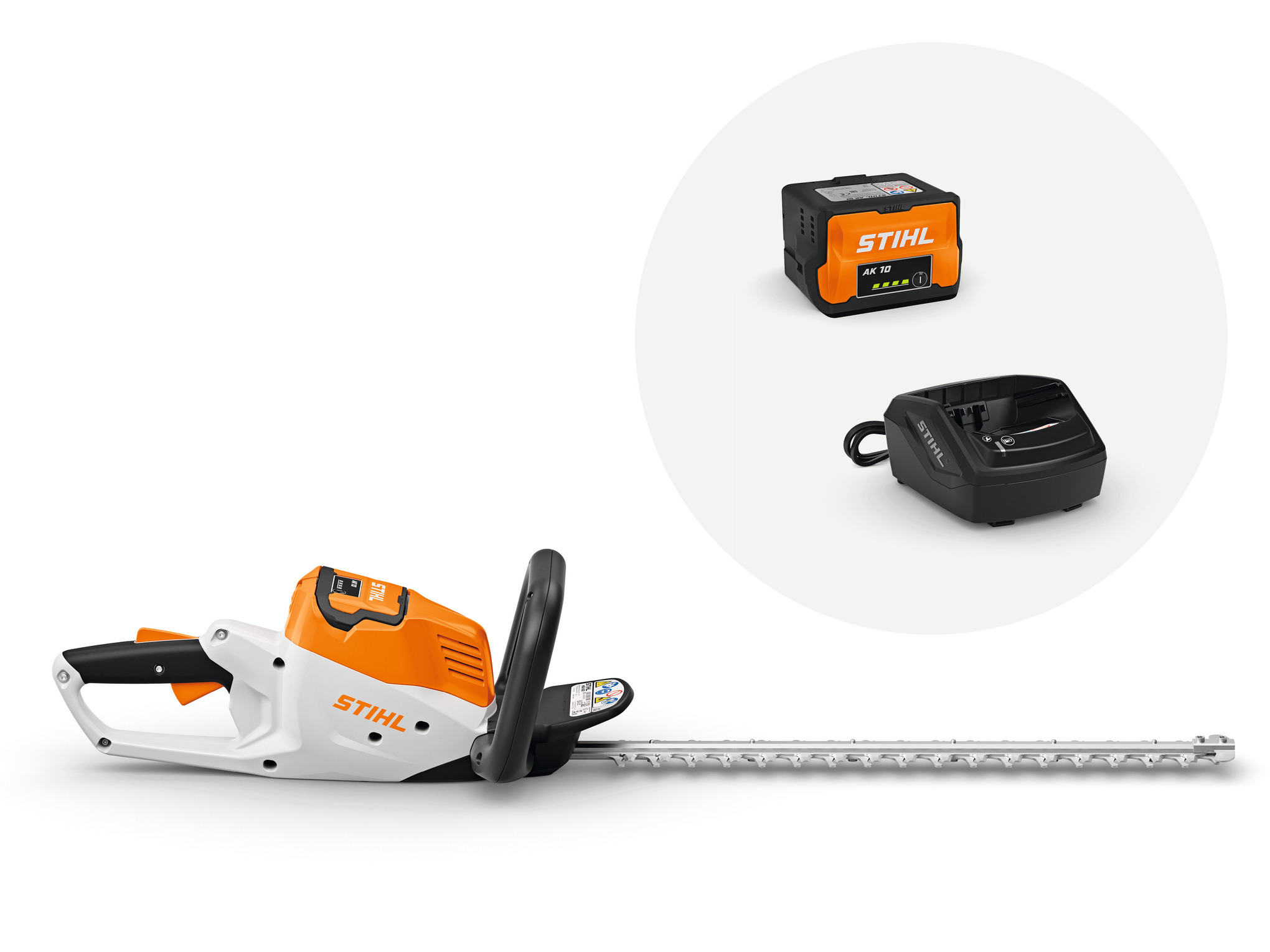 This battery hedge trimmer offers exceptional cutting performance.