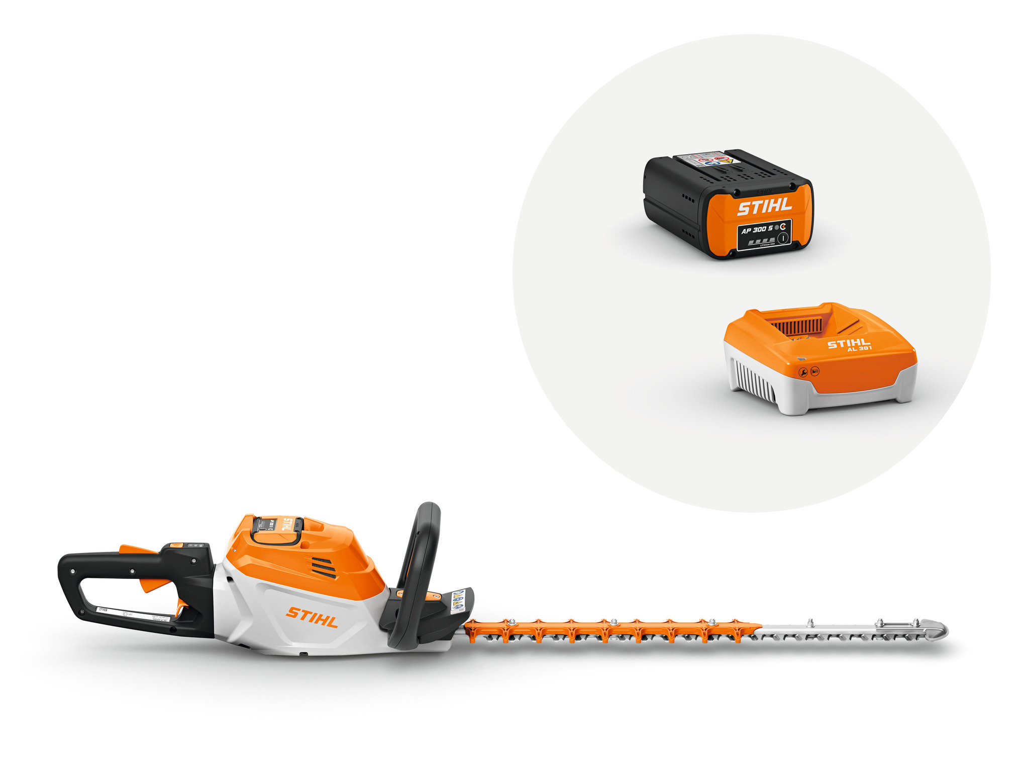 Featuring onboard battery slot and 24” diamond-ground dual-sided cutting blades, the HSA 140 R is the superior choice for professional hedge trimming.