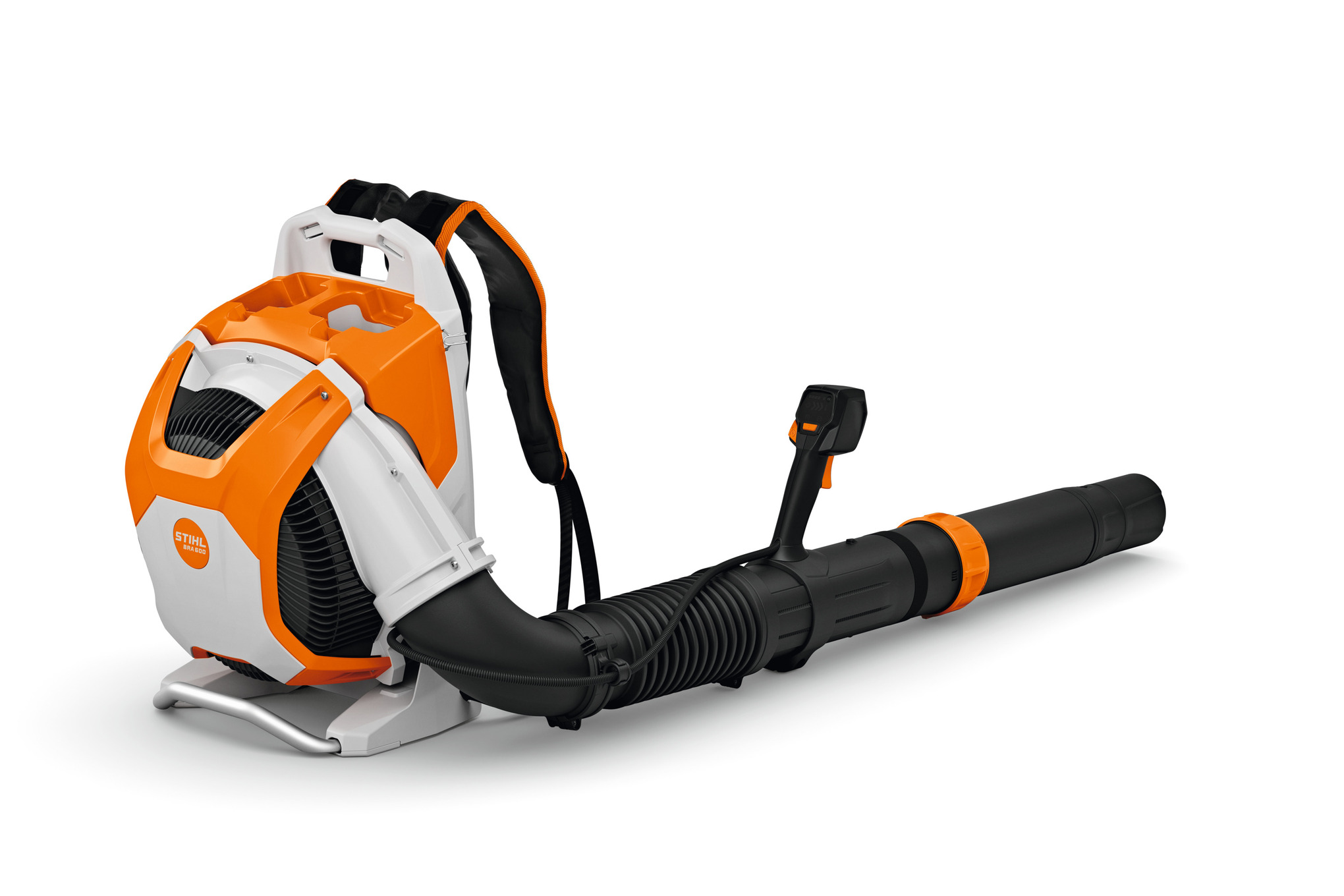 No Power Compromise: As strong as our BR 600 but capable to be used in noise reduced areas, the BRA 600 is the next best tool for any landscaping crew.