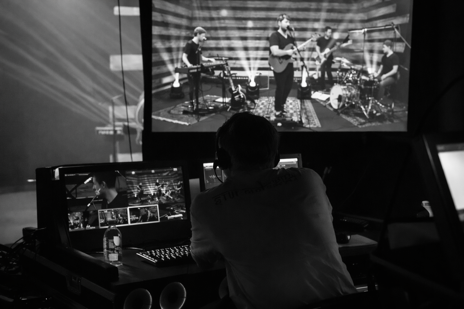 Video-Regie und Bildsteuerung bei einer Live-Streaming-Veranstaltung