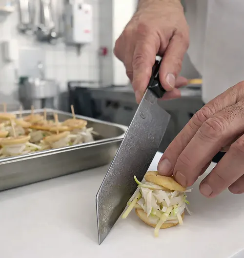 Photo préparation en cuisine au restaurant La Table du marais à Amiens