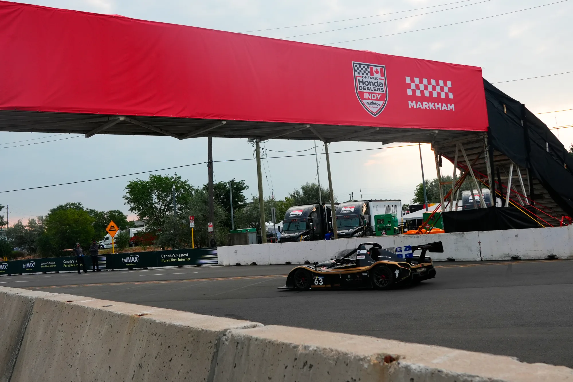 Antoine Sénéchal's #63 Radical under the Ontario Honda Dealers Indy Markham arch