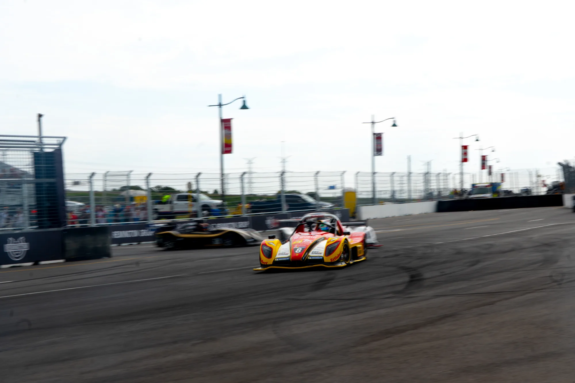 La Radical #8 d'Alex Tagliani en action sur le circuit urbain de Markham
