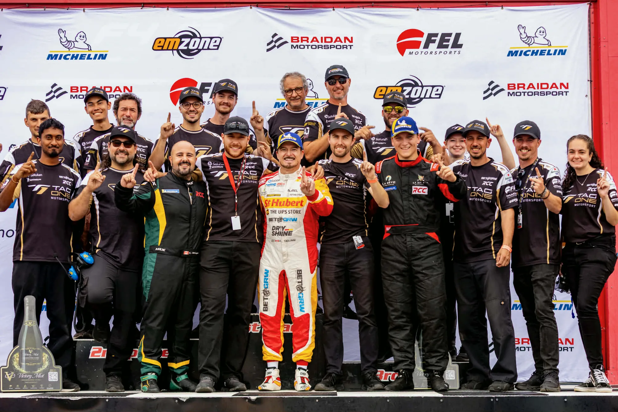 Tag One Motorsports couronne sa première saison avec un championnat en Radical Cup Canada!