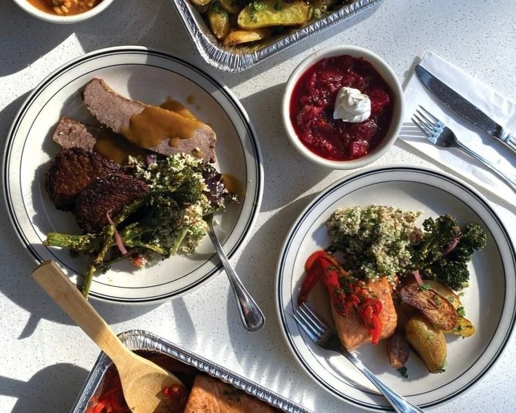 Mamaleh’s Dinner & Nosh Club