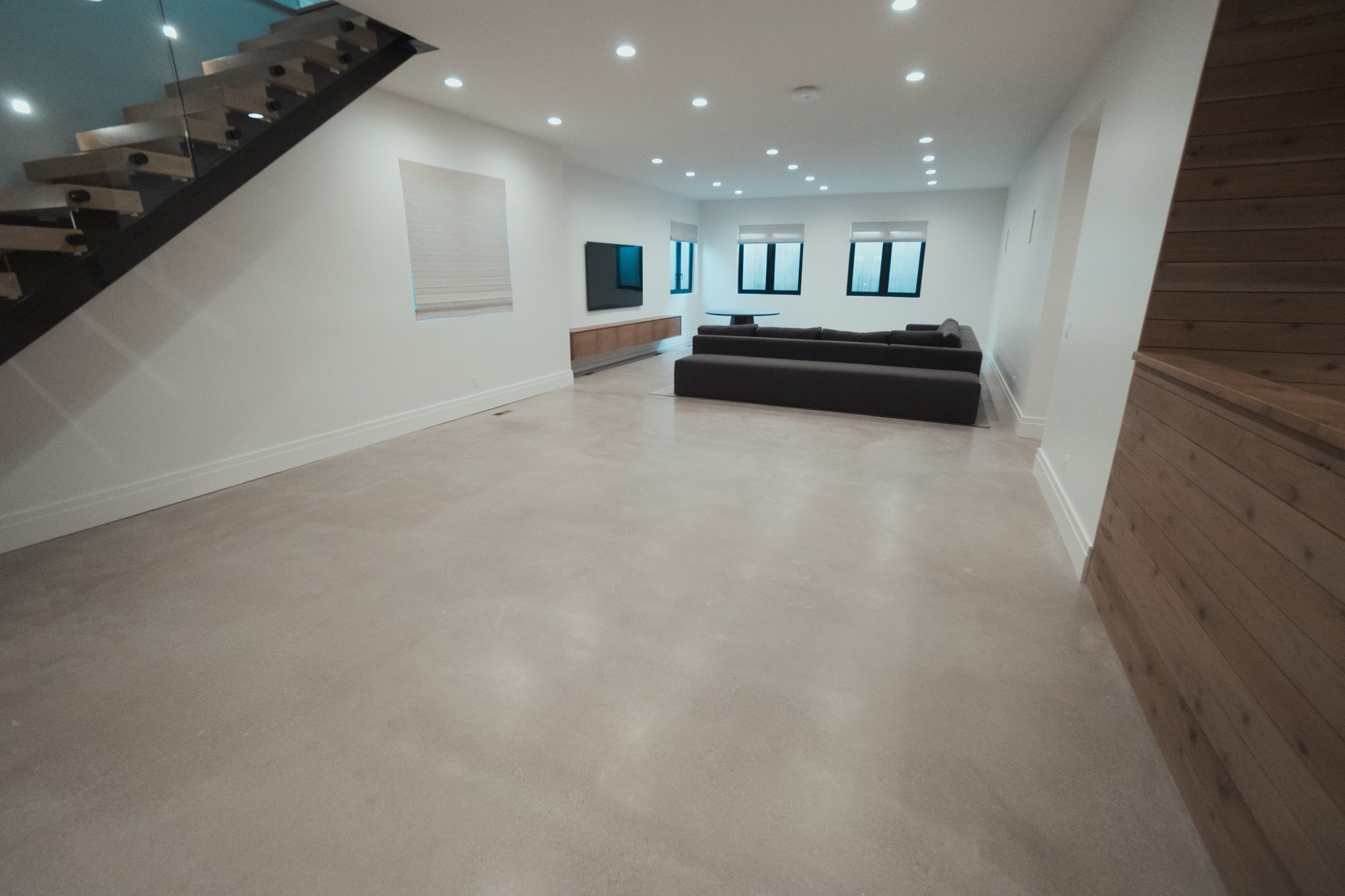 Residential flake epoxy floor coating by Lifetime Coatings in Utah
