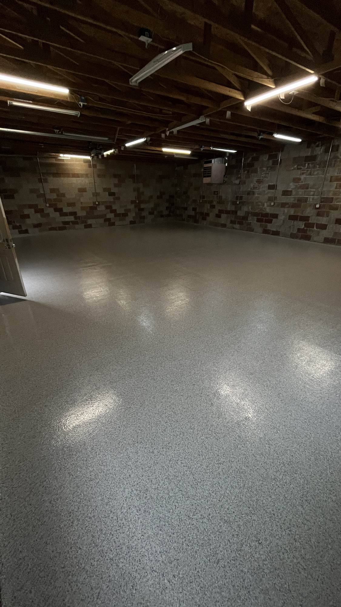 Residential flake epoxy floor coating by Lifetime Coatings in Utah