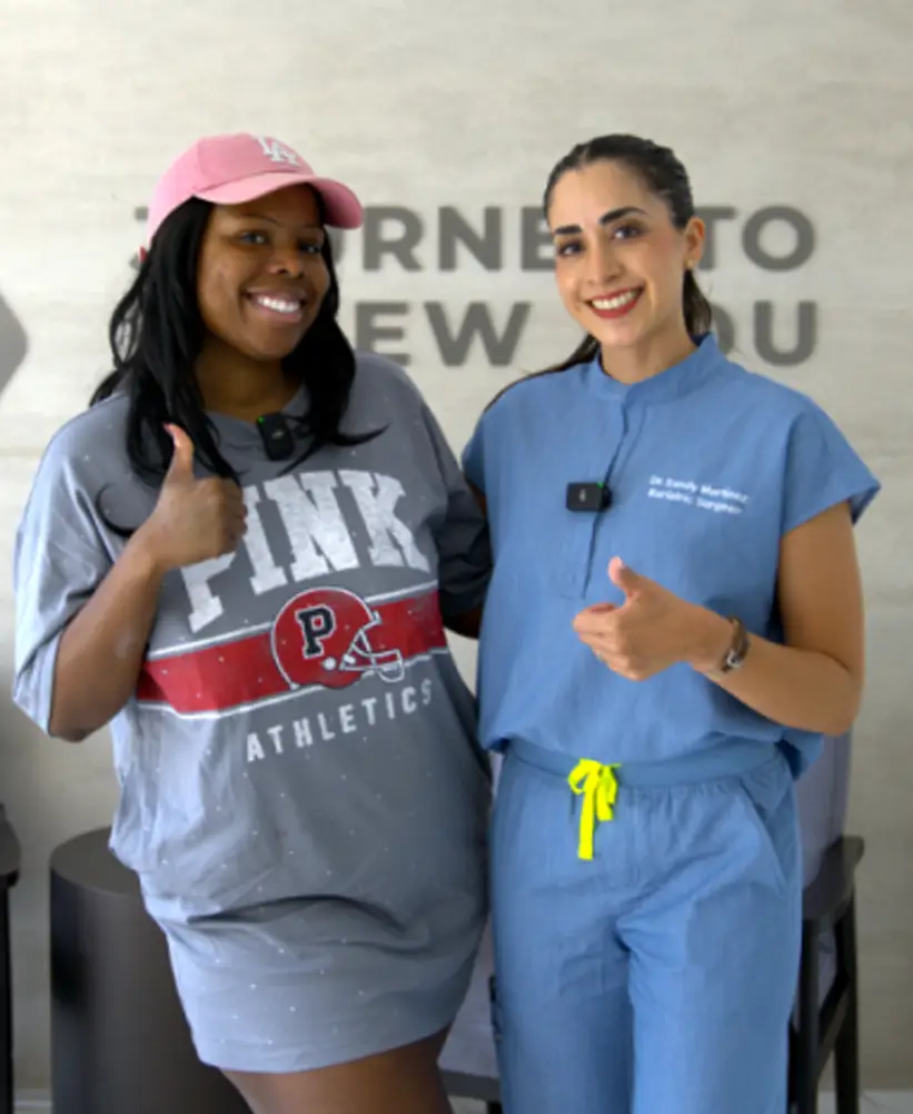 Happy bariatric surgery patient giving a thumbs up with Dr. Sandy Martinez after a successful weight loss procedure in Tijuana, Mexico.