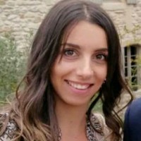 Portrait de Julie Païta, directrice adjointe RH et affaires médicales au GHT des Alpes du Sud