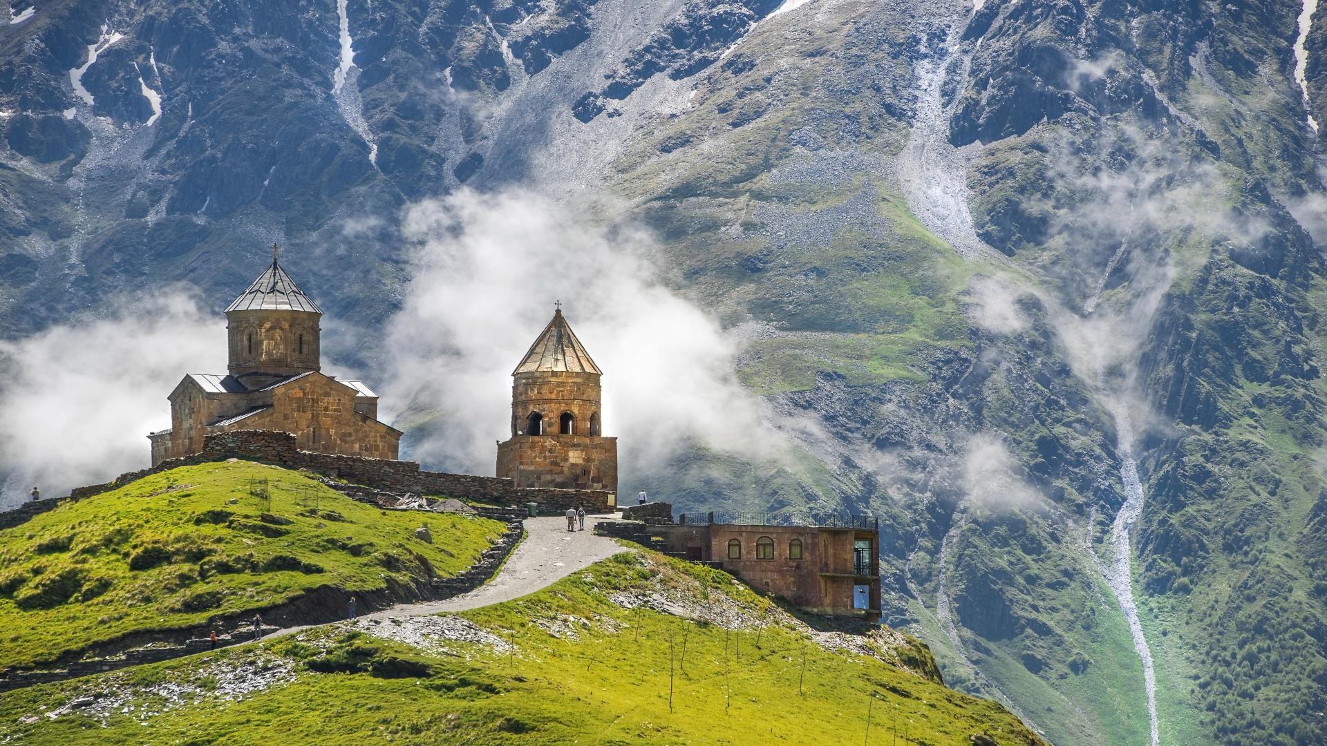 Erkundungsreise im Kaukasus: Klöster, Höhlen & der heilige Ararat