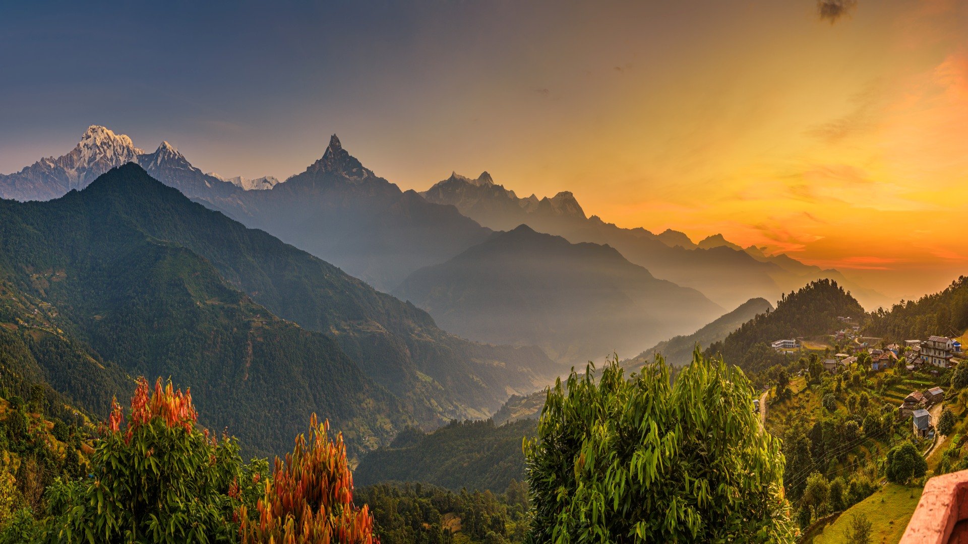 Nepal: Abenteuerliche Pfade, tiefe Spiritualität & bunte Gesichter