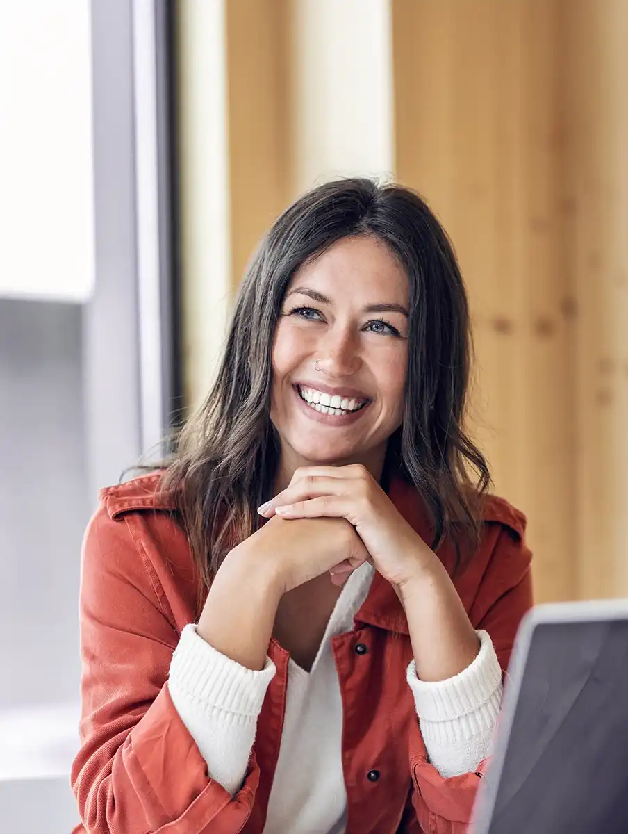 Profesional en consultoría estratégica empresarial con perfil independiente
