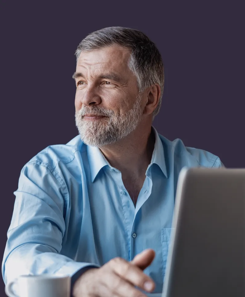 Ejecutivo con experiencia en facilitación estratégica y relaciones corporativas
