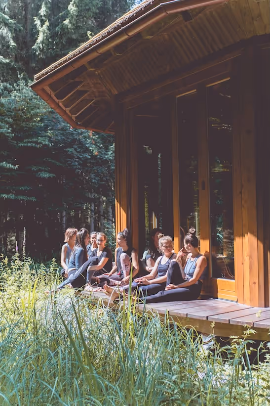 Yoga am Seerosensteg Pörtschach – Yogaübung im Freien